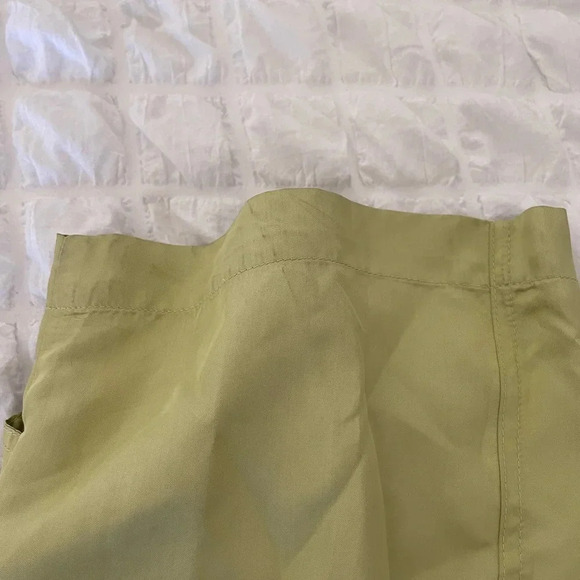 Revolve L’ACADEMIE Taylor satin cargo pants in olive green - Picture 10 of 11